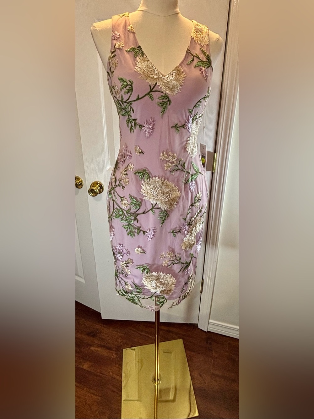 Lilac Floral V-Neck Backless Sheath Dress - Picture 2 of 10